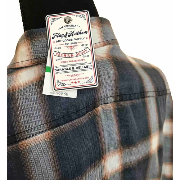 🔥NWT🔥Plaid Lightweight Button-Down Flannel - Picture 10 of 15